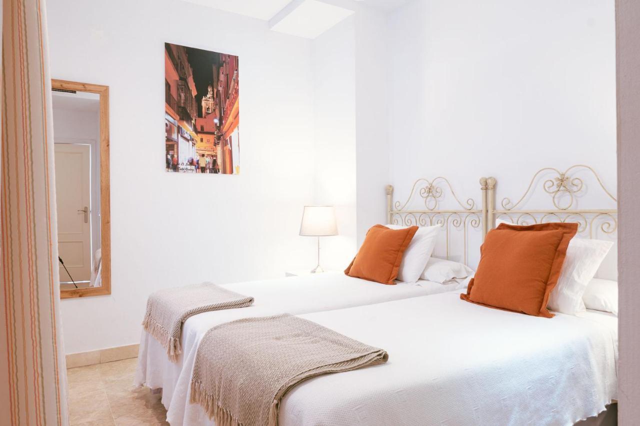 Apartamento Con Encanto En Patio Sevillano Exterior photo